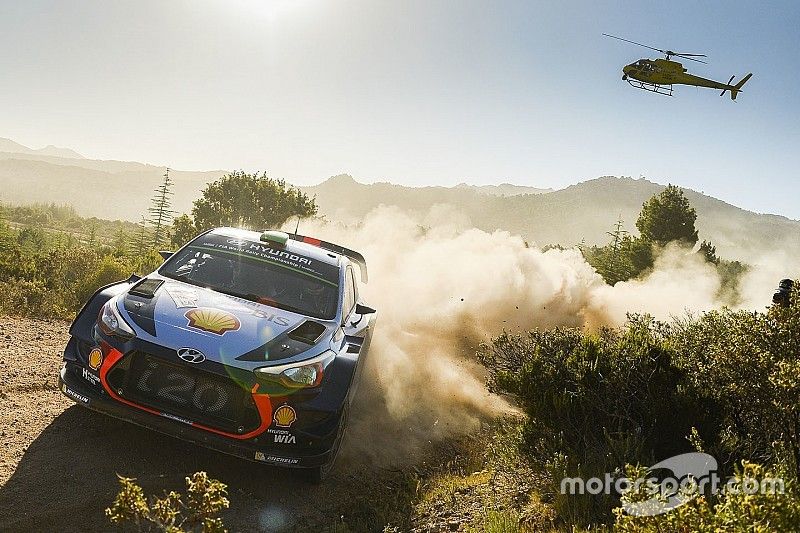 Sardegna, PS10: Paddon ricomincia alla grande
