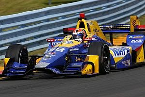 Росси завоевал первый поул в карьере в IndyCar