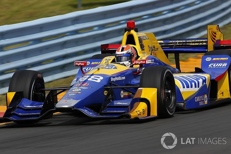 Росси завоевал первый поул в карьере в IndyCar