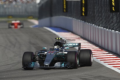 Mercedes in Spanje met nieuwe ophanging en lichtere W08