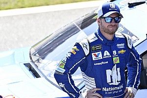 Earnhardt avoids carnage, but leaves Talladega disappointed