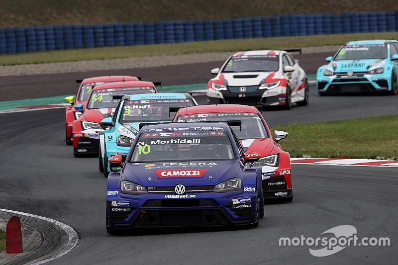 TCR 2017 in Oschersleben: Gianni Morbidelli gewinnt beide Rennen