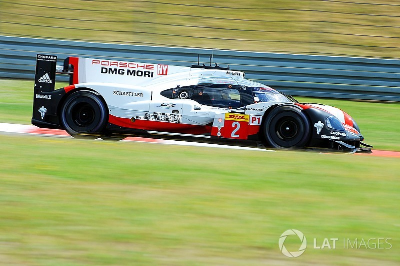 Bernhard lleva a Porsche a la primera posición en Nurburgring