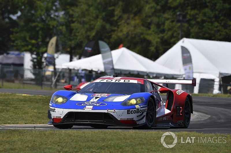 Joey Hand in pole al Virginia International Raceway