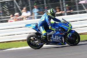 Iannone verrast met P1 in warm-up, zware crash Folger
