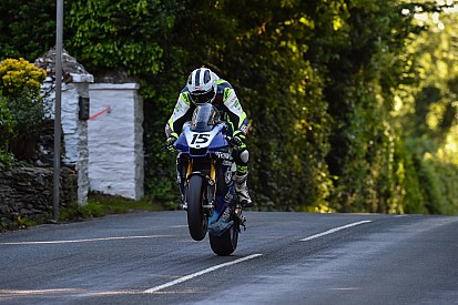 Dunlop pulls out of Isle of Man TT due to injury