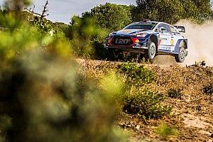 Sardegna, PS1: Neuville subito davanti in una prova spettacolo tiratissima