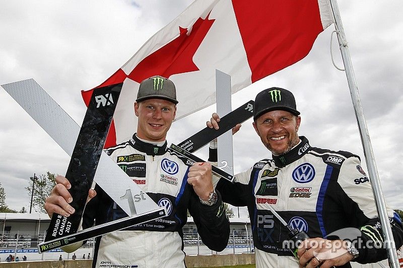 Le vainqueur Johan Kristoffersson, PSRX Volkswagen Sweden, le deuxième Petter Solberg, PSRX Volkswagen Sweden, VW Polo GTi