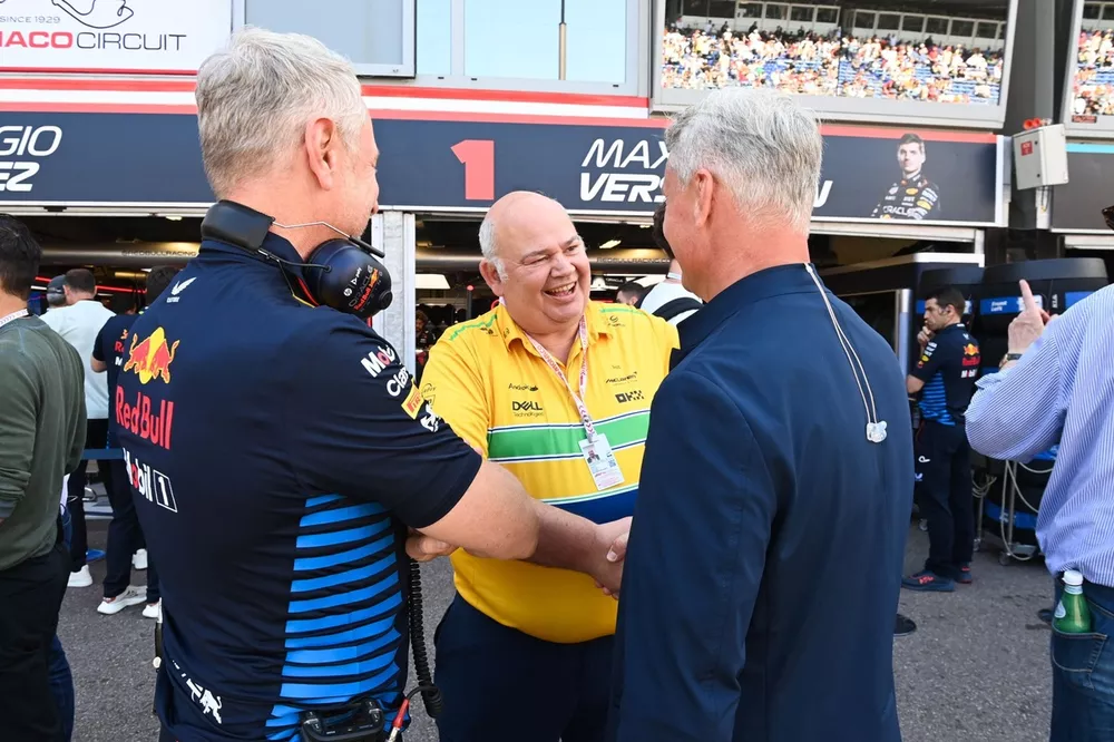 Jonathan Wheatley, teammanager, Red Bull Racing, Rob Marshall, hoofdontwerper, McLaren F1 Team, David Coulthard