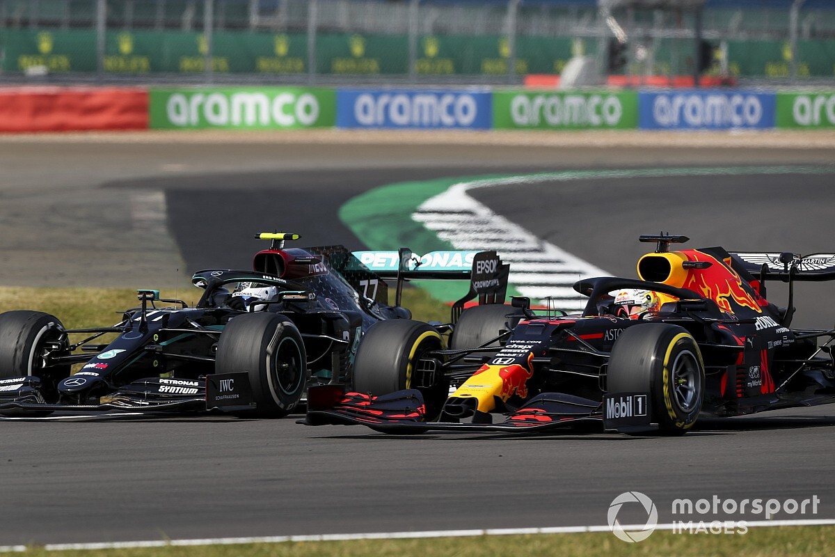 Mercedes "sleeping" when Verstappen got ahead - Bottas