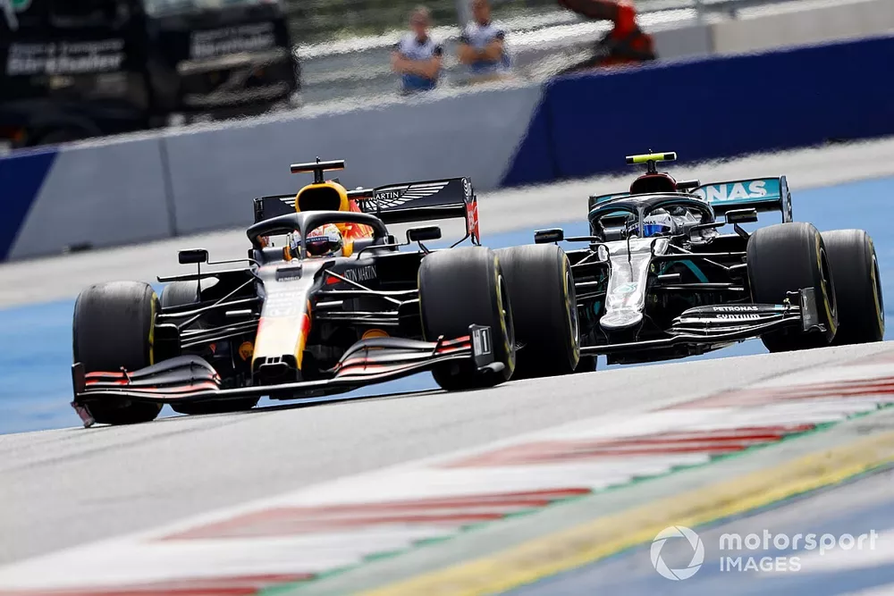 Max Verstappen, Red Bull Racing RB16, leads Valtteri Bottas, Mercedes F1 W11 EQ Performance