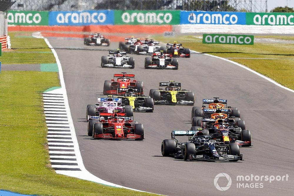 Valtteri Bottas, Mercedes F1 W11 Max Verstappen, Red Bull Racing RB16 and Charles Leclerc, Ferrari SF1000 at the start of the race