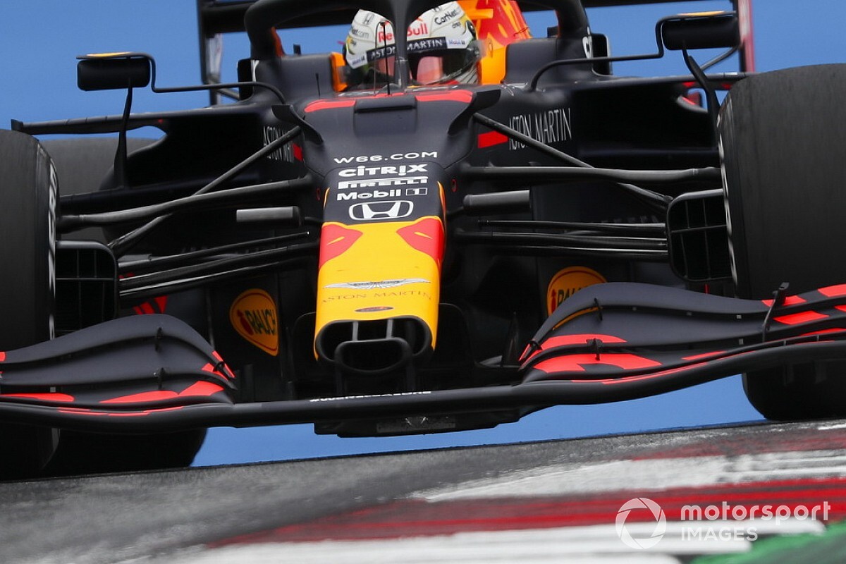 Red Bull в пятницу испытала новый нос болида RB16