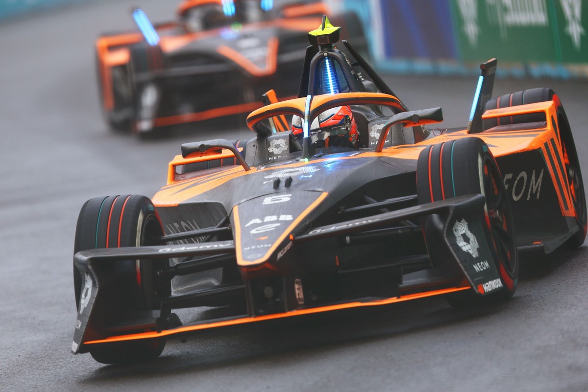 McLaren Formula E team set to close without buyer