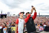 Por qu&eacute; el "hooligan" Bearman es el "mejor" compa&ntilde;ero de equipo para Ocon