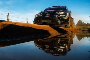 Ogier prowadzi, pech Kajetanowicza
