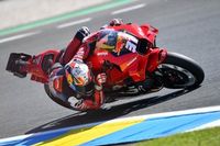 Acosta manda en el Warm Up del GP de Francia; caída de Viñales