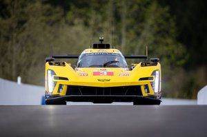 Wielu kierowc&oacute;w Cadillaca