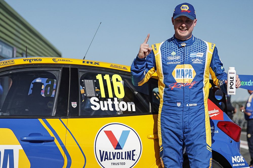 BTCC Sutton sets new qualifying lap record for stunning pole
