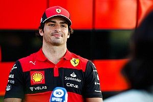Ferrari anuncia la renovación de Carlos Sainz hasta 2024