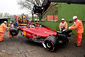 Binotto: Sainz has to manage pressure of frontrunning F1 car