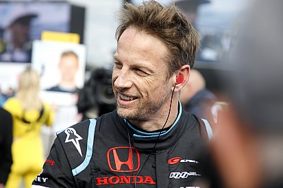 Jenson Button disperso nel deserto per 17 ore