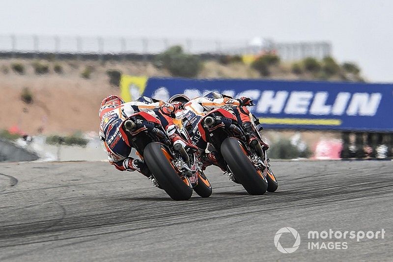 Lorenzo: “No es lo mejor para mí, pero Honda necesita seguir a Márquez”