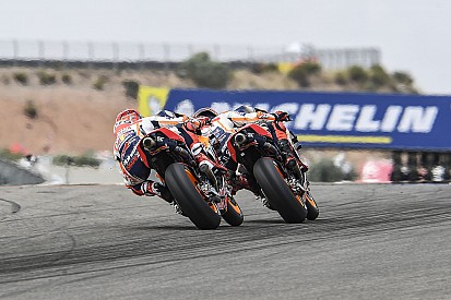 Lorenzo: “No es lo mejor para mí, pero Honda necesita seguir a Márquez”