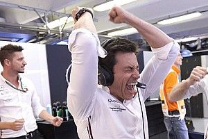 Wolff: "Aston Martin un investimento, ma resto in Mercedes"