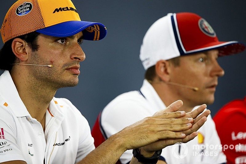 Sainz: "Hay que apuntar a Red Bull, Ferrari y Mercedes"