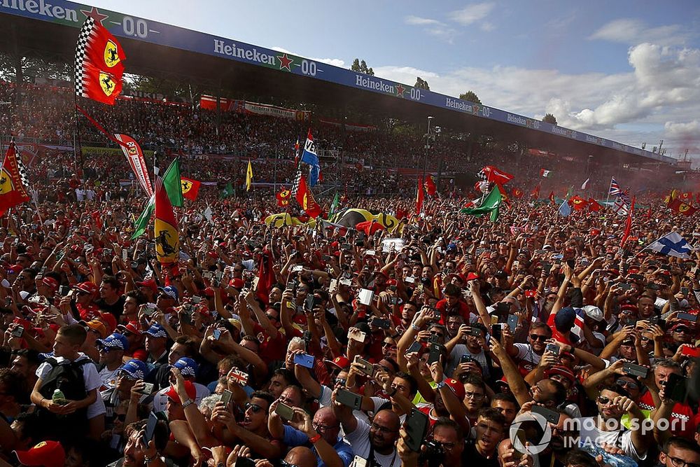 Fans vieren de Ferrari-zege