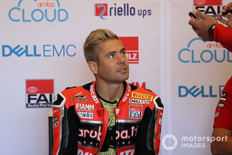 Bautista se va de Laguna Seca lesionado; Davies gana