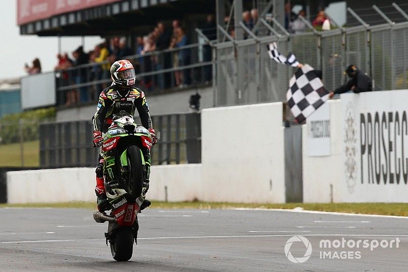 Rea devient le nouveau leader du championnat à Donington