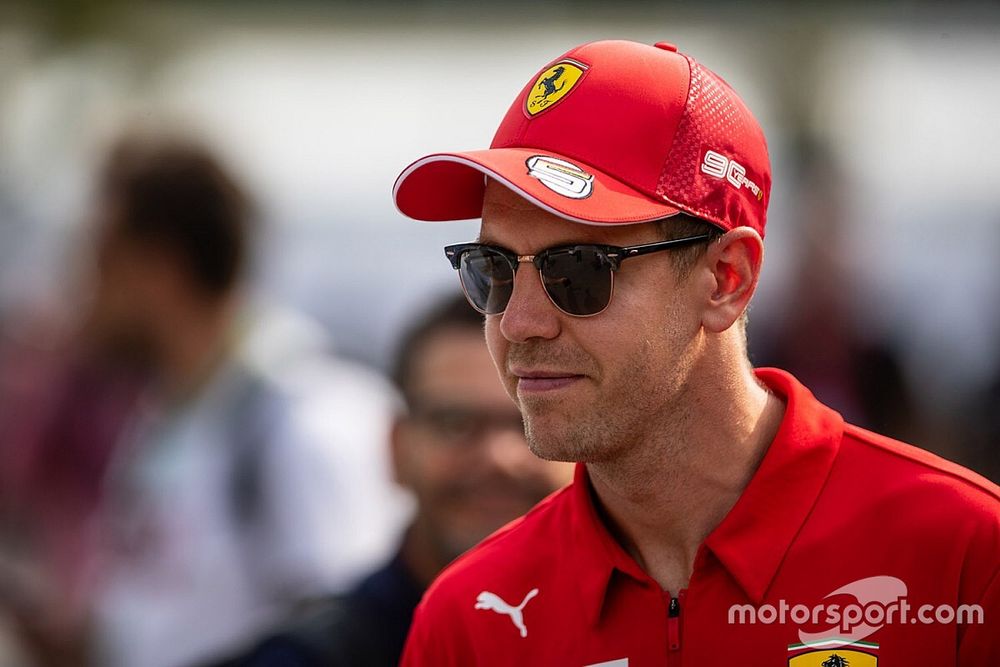 Vettel 12. lett a legendák fordított rajtrácsos versenyén, Button és Montoya is nagyot ment!