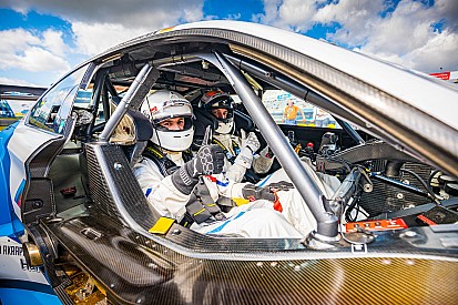 Blog: Met de 'DTM Renntaxi' razendsnel over het TT Circuit Assen