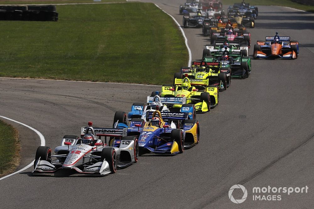 Will Power, Team Penske Chevrolet leads at the start