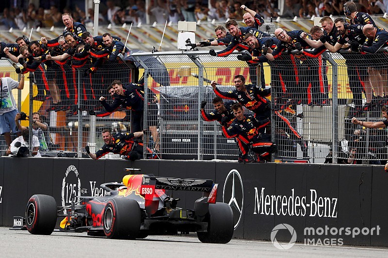 Em prova épica, Verstappen aproveita erros da Mercedes e vence na Alemanha; Vettel é 2º