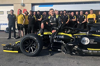 Pirelli completa el primer test con los neumáticos de 18 pulgadas