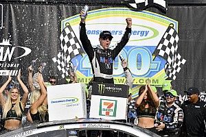 Kevin Harvick has the fuel and takes the win at Michigan
