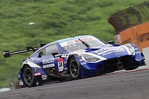 Super GT Autopolis: Kondo Nissan snatches shock pole