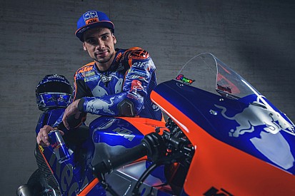 RESMI: KTM perpanjang kontrak Oliveira