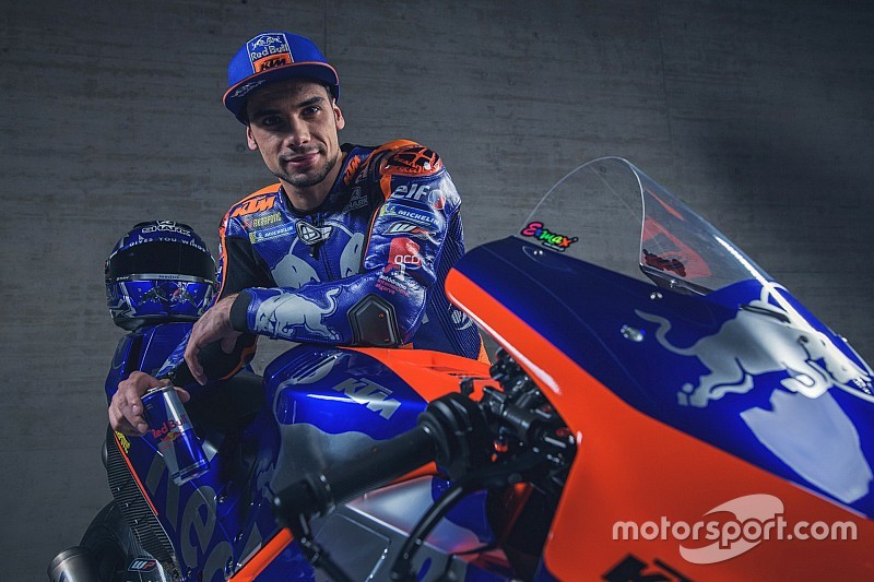 RESMI: KTM perpanjang kontrak Oliveira