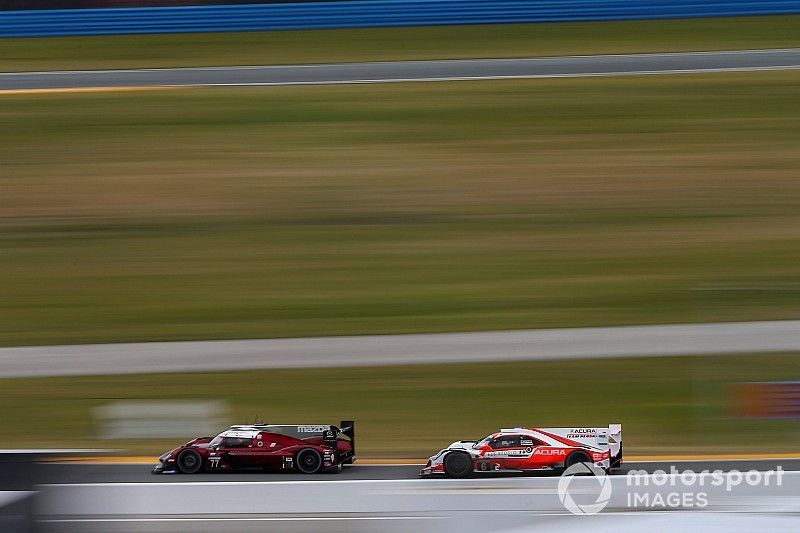 Acura y Cadillac en la lucha a mitad de carrera