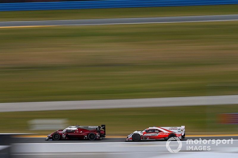 #77 Mazda Team Joest Mazda DPi, DPi: Oliver Jarvis, Tristan Nunez, Timo Bernhard, Rene Rast, #6 Acura Team Penske Acura DPi, DPi: Juan Pablo Montoya, Dane Cameron, Simon Pagenaud