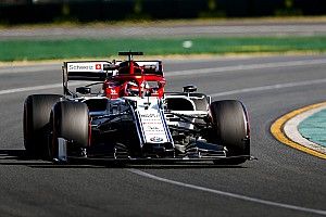 Alfa Romeo: Raikkonen primo degli "altri", un problema ai freni rallenta Giovinazzi