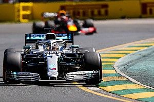 Mercedes domineert in tweede training Australië, Verstappen op P3