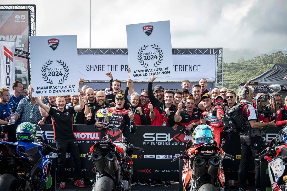 Ducati conquista il secondo Titolo Mondiale Costruttori in Supersport all'Estoril