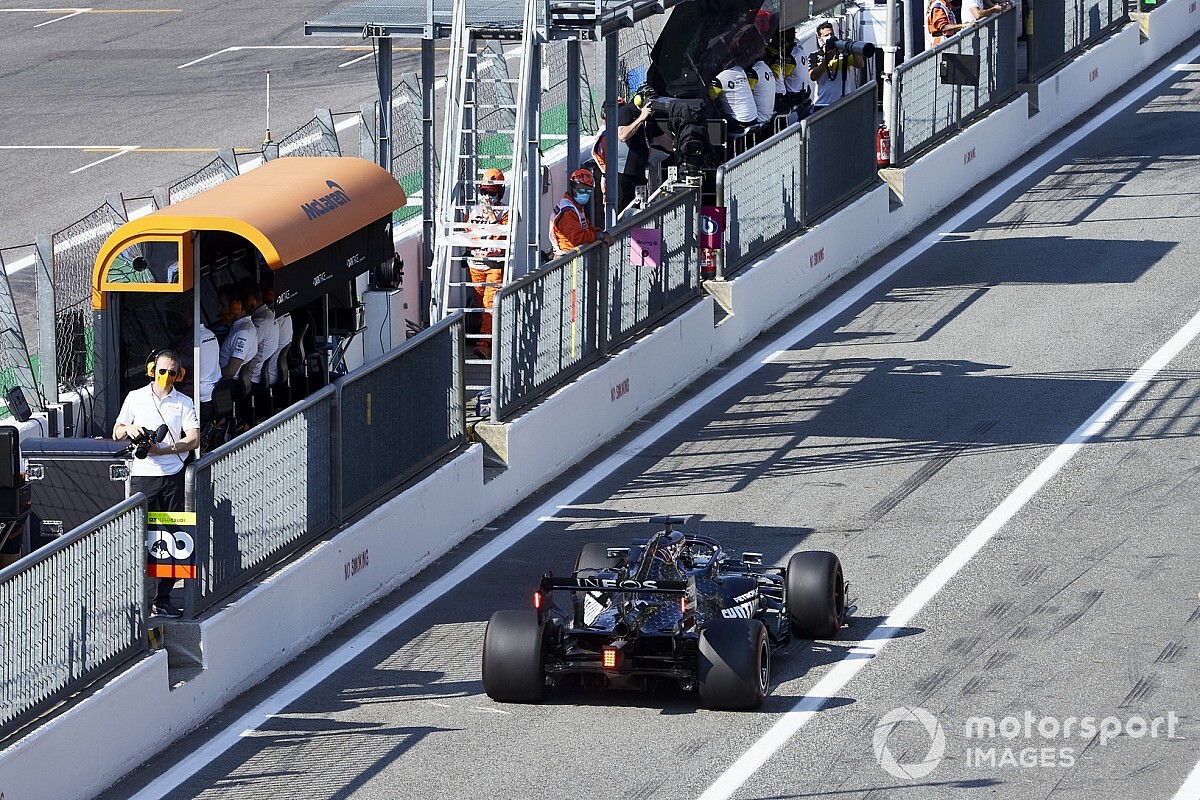 Un comisario de la FIA revela la charla con Hamilton tras sancionarle en Monza