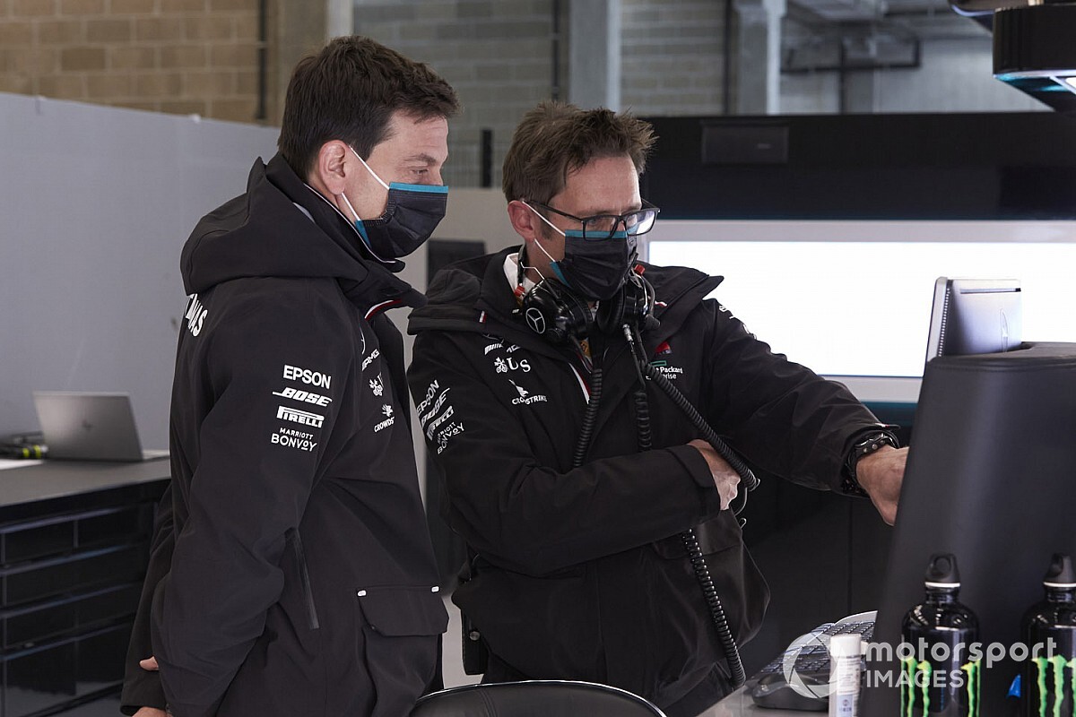 Toto Wolff reagált Bottas üzenetére az előzési módról