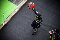 Hamilton gana en Eifel y empata el récord de victorias de Schumacher